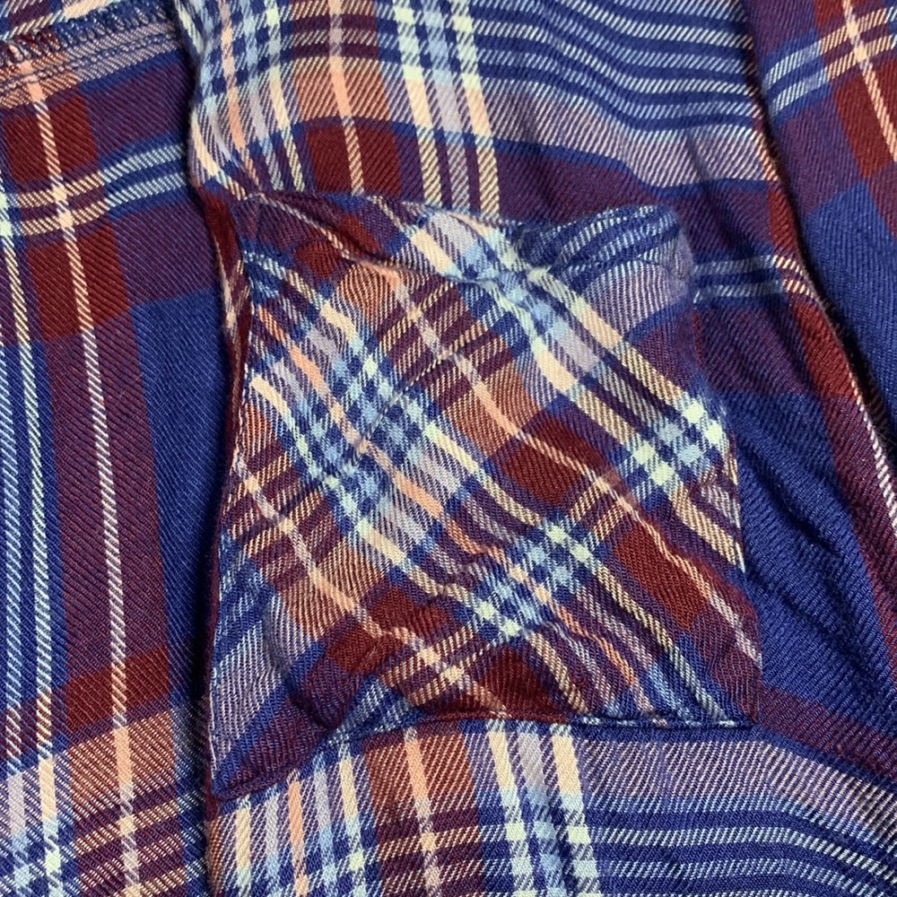 Button down - Picture 3 of 3